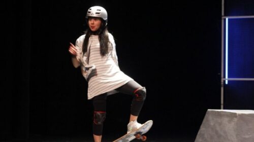 Chica en Patineta