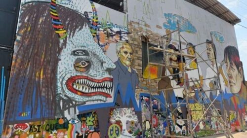 obra colectiva con múltiples lenguajes