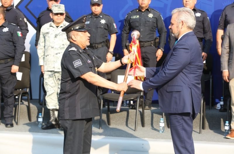 Gobernador Ramírez Bedolla recibe bastón de mando