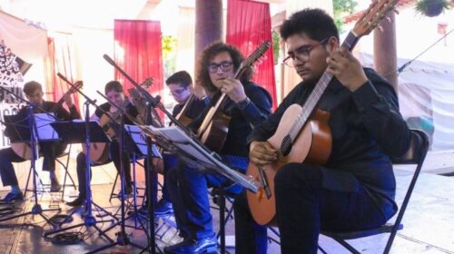 Orquesta de Guitarras de Uruapan