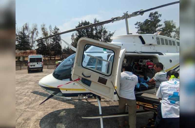 Trasladan en helicóptero a mujer en labor de parto