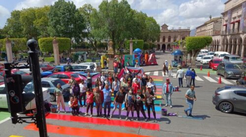 Pasos peatonales arcoíris