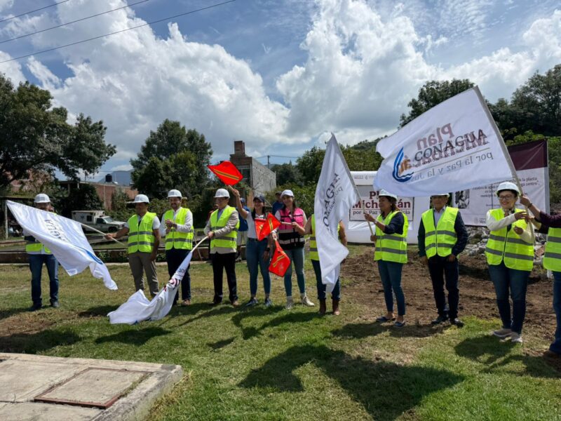 Avanza Plan Michoacán con la modernización de planta tratadora de aguas en Quiroga